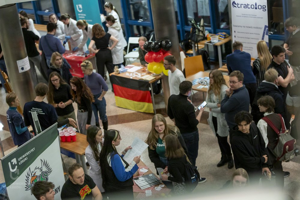 The last year's edition, stands of student science clubs located in the hall of the University of Lodz Library