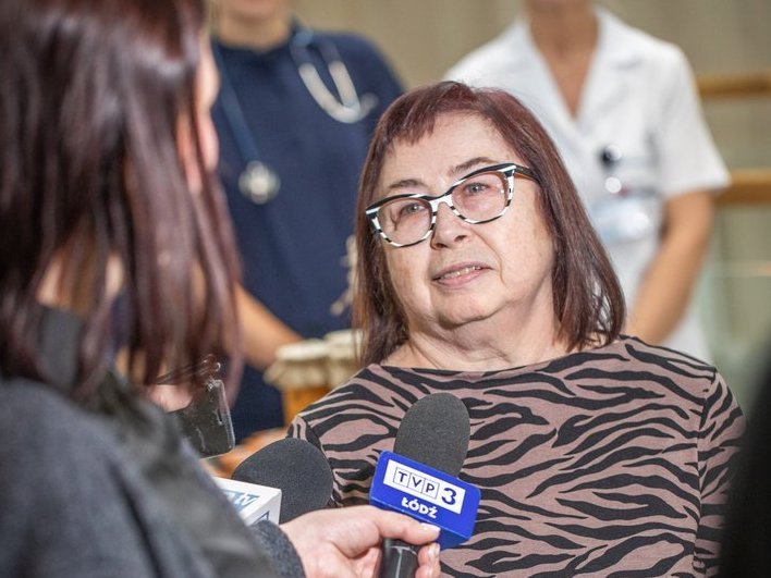 Przekazanie miodu z pasieki UŁ pacjentom szpitala im. Kopernika