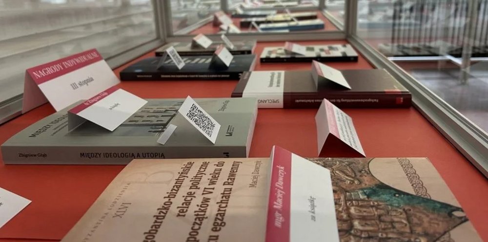 a decorative element - a display of books